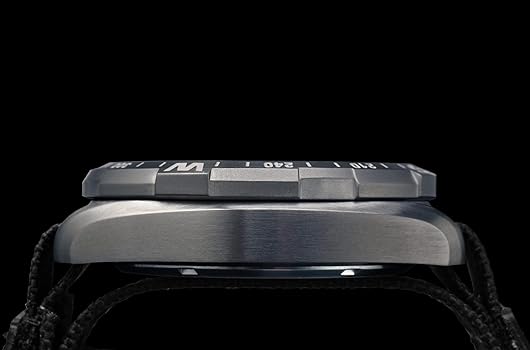Amazon.co.jp: [ケンテックス] 腕時計 ソーラー クロノグラフ 陸上